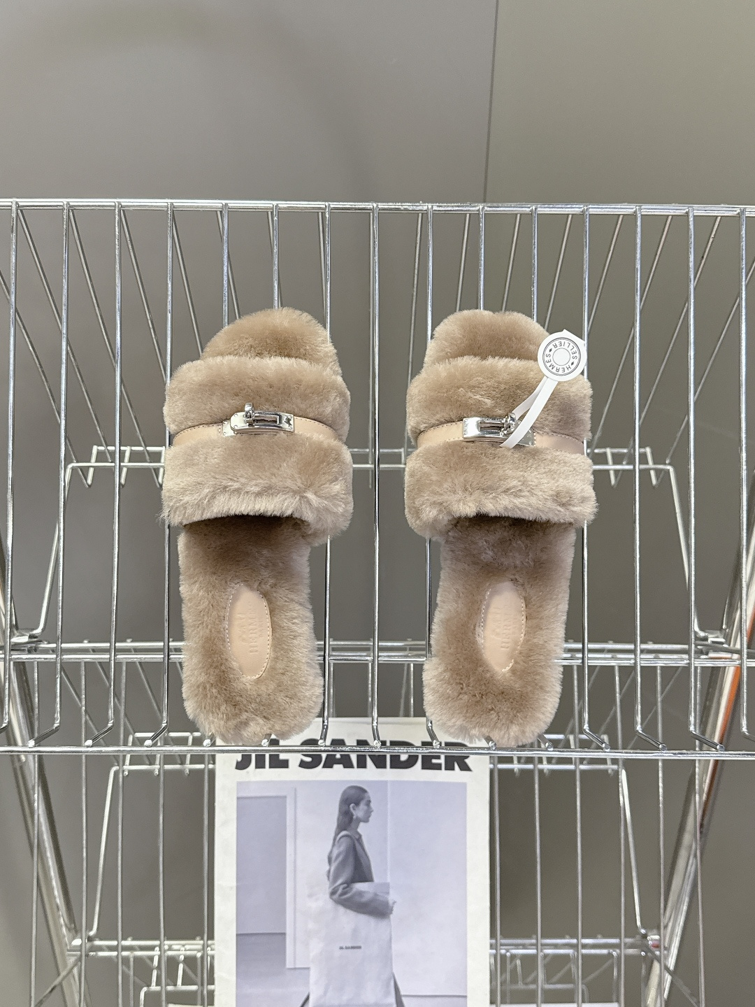 Hermes爱马仕经典kelly扣H拖 高定版本 经典常青树系列单品 面料 ：皮毛一体🐑毛 包中底料 ：