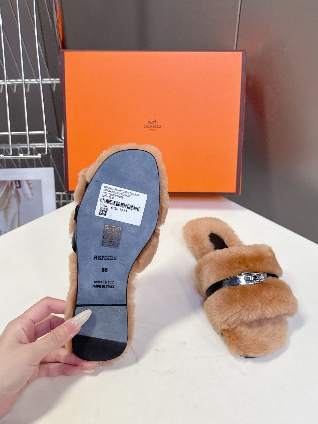 Hermes爱马仕经典kelly扣H拖 高定版本 经典常青树系列单品 面料 ：皮毛一体🐑毛 包中底料 ：