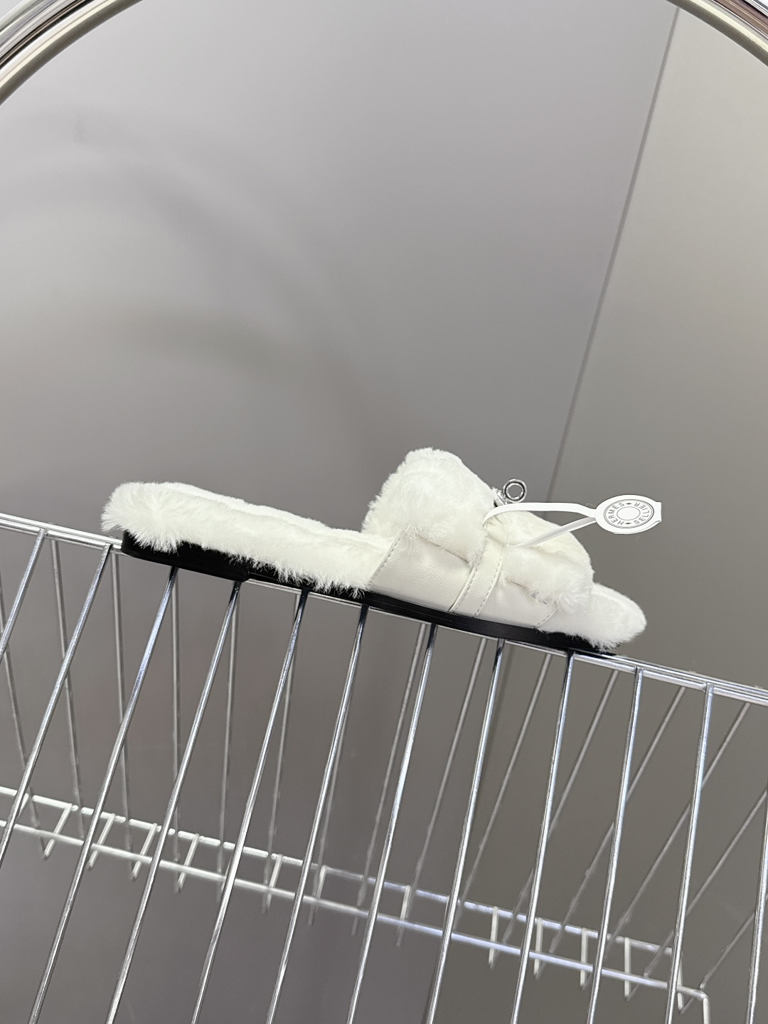 Hermes爱马仕经典kelly扣H拖 高定版本 经典常青树系列单品 面料 ：皮毛一体🐑毛 包中底料 ：