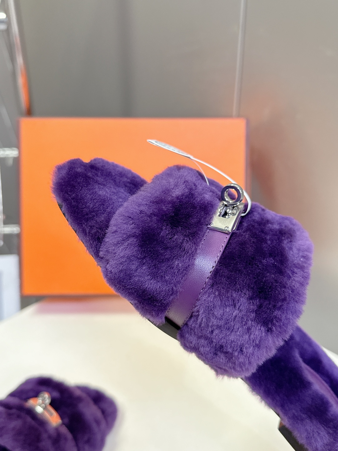 Hermes爱马仕经典kelly扣H拖 高定版本 经典常青树系列单品 面料 ：皮毛一体🐑毛 包中底料 ：