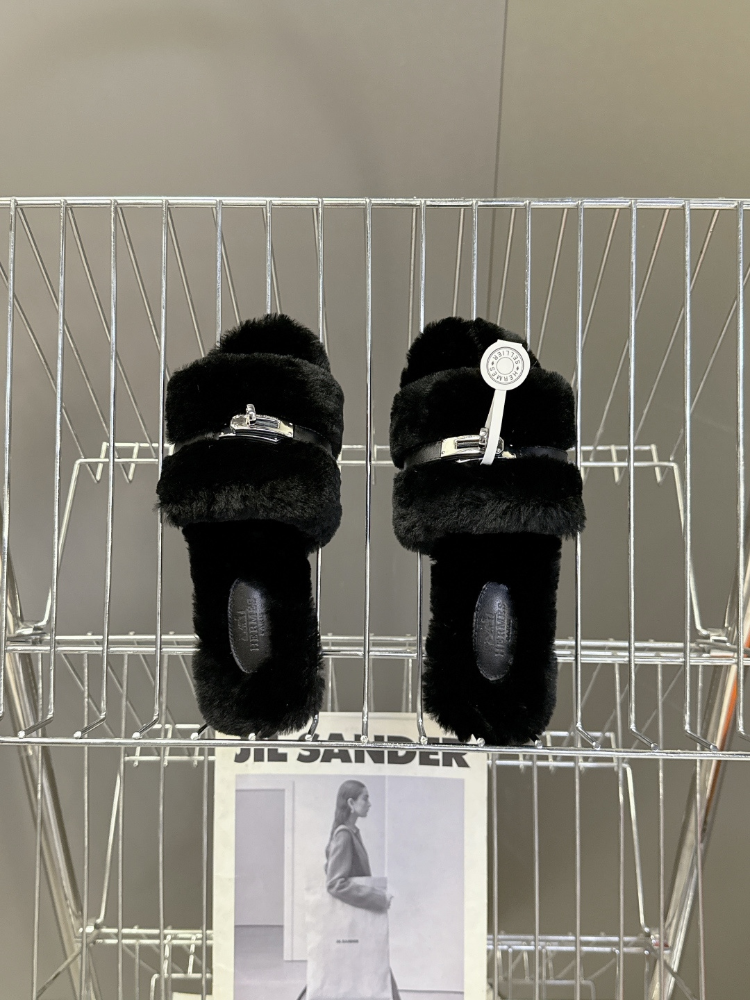 Hermes爱马仕经典kelly扣H拖 高定版本 经典常青树系列单品 面料 ：皮毛一体🐑毛 包中底料 ：