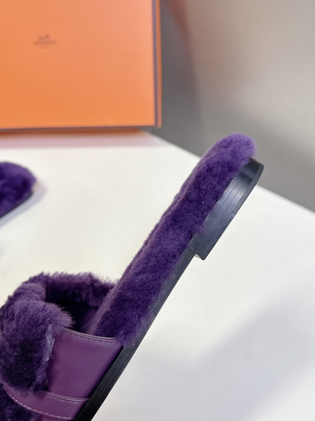 Hermes爱马仕经典kelly扣H拖 高定版本 经典常青树系列单品 面料 ：皮毛一体🐑毛 包中底料 ：