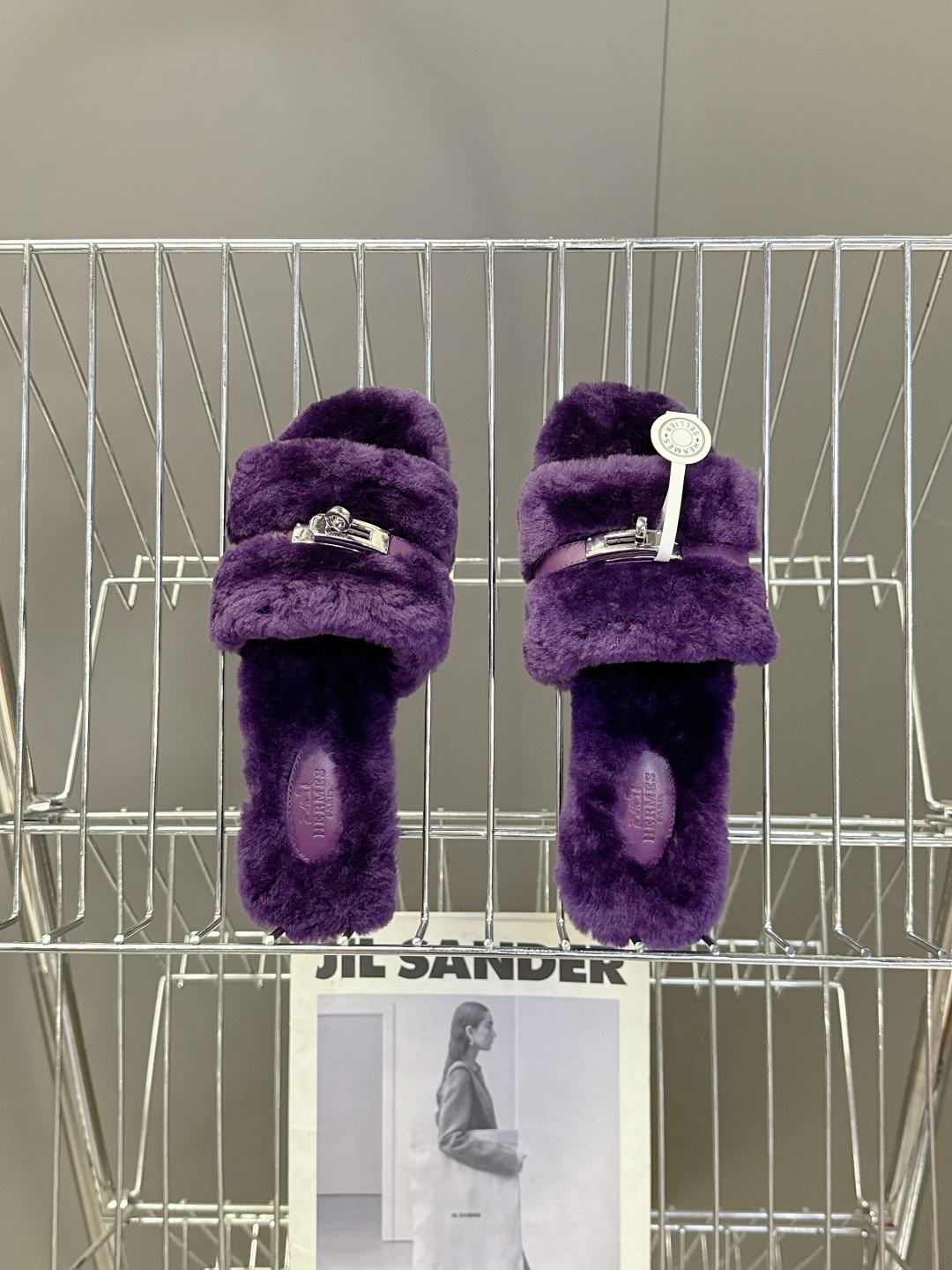 Hermes爱马仕经典kelly扣H拖 高定版本 经典常青树系列单品 面料 ：皮毛一体🐑毛 包中底料 ：