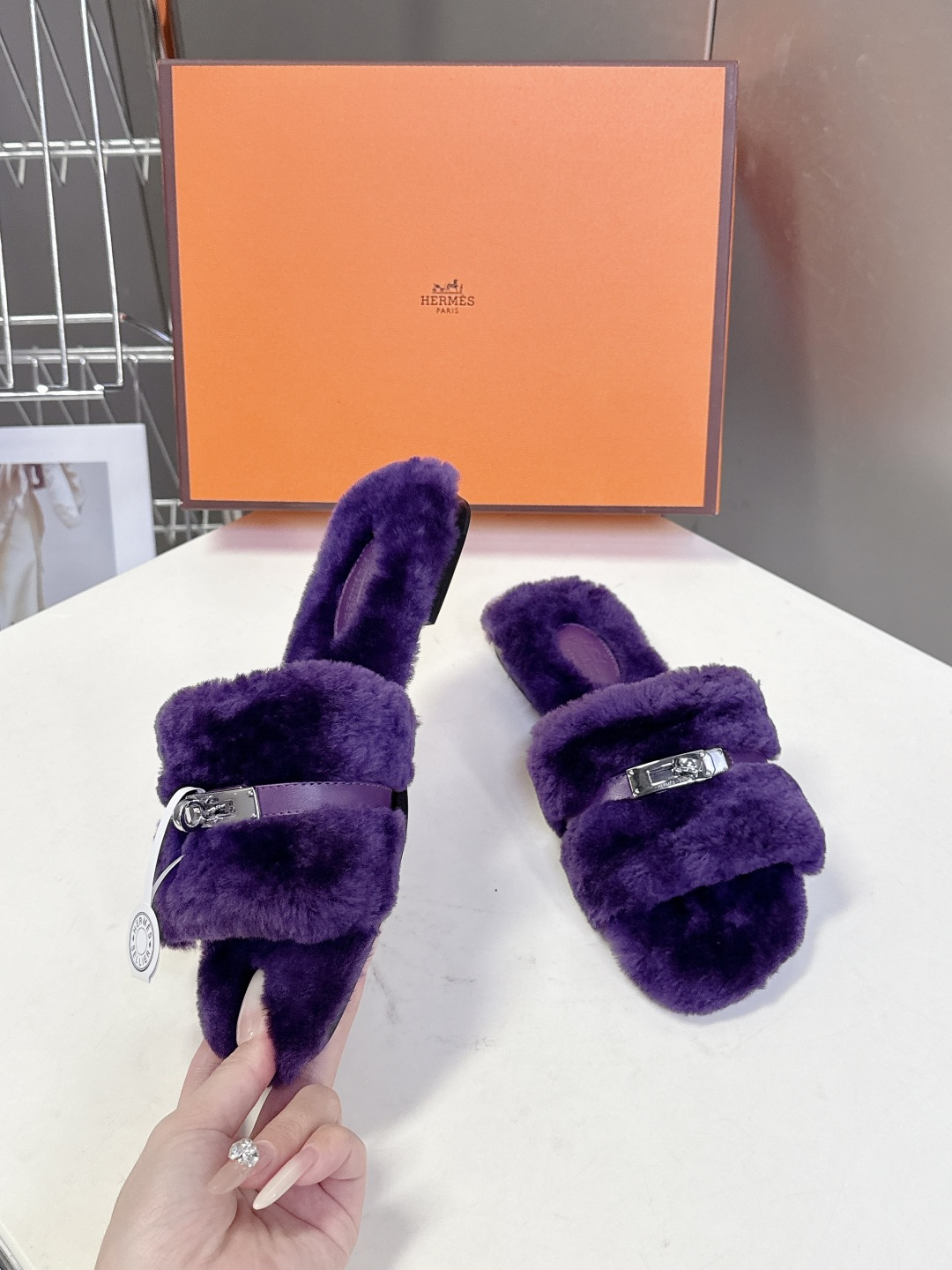 Hermes爱马仕经典kelly扣H拖 高定版本 经典常青树系列单品 面料 ：皮毛一体🐑毛 包中底料 ：