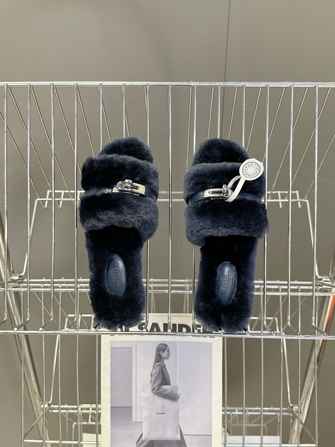 Hermes爱马仕经典kelly扣H拖 高定版本 经典常青树系列单品 面料 ：皮毛一体🐑毛 包中底料 ：