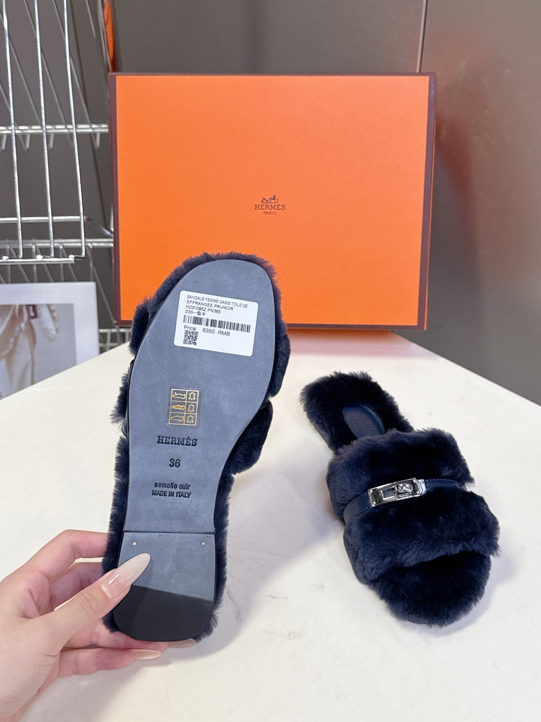 Hermes爱马仕经典kelly扣H拖 高定版本 经典常青树系列单品 面料 ：皮毛一体🐑毛 包中底料 ：