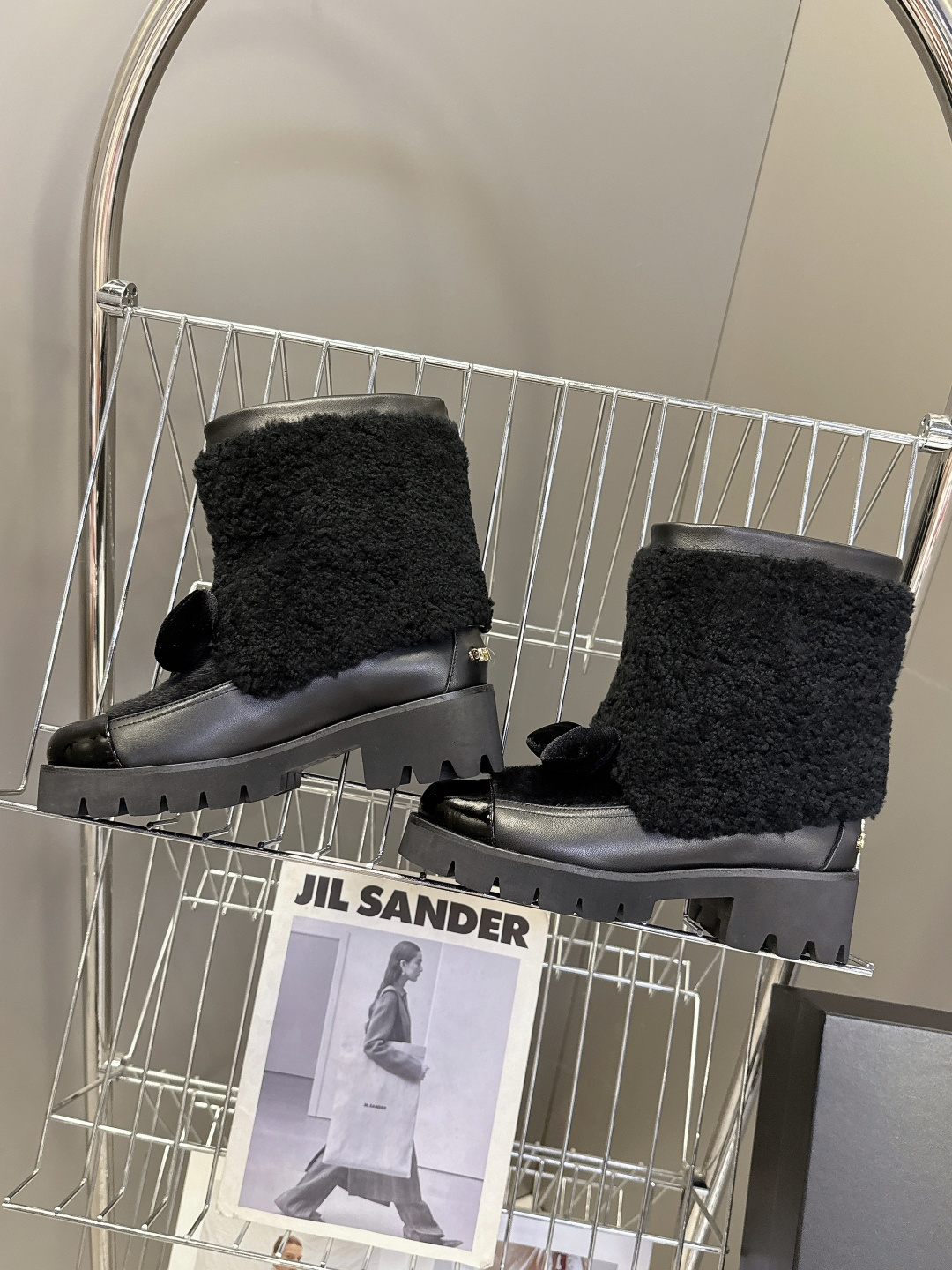 Chanel香奈儿25N滑雪系列蝴蝶结 羊羔毛短靴超多明星网红种草 可帅气可温柔的小香靴子 蝴蝶结也是它