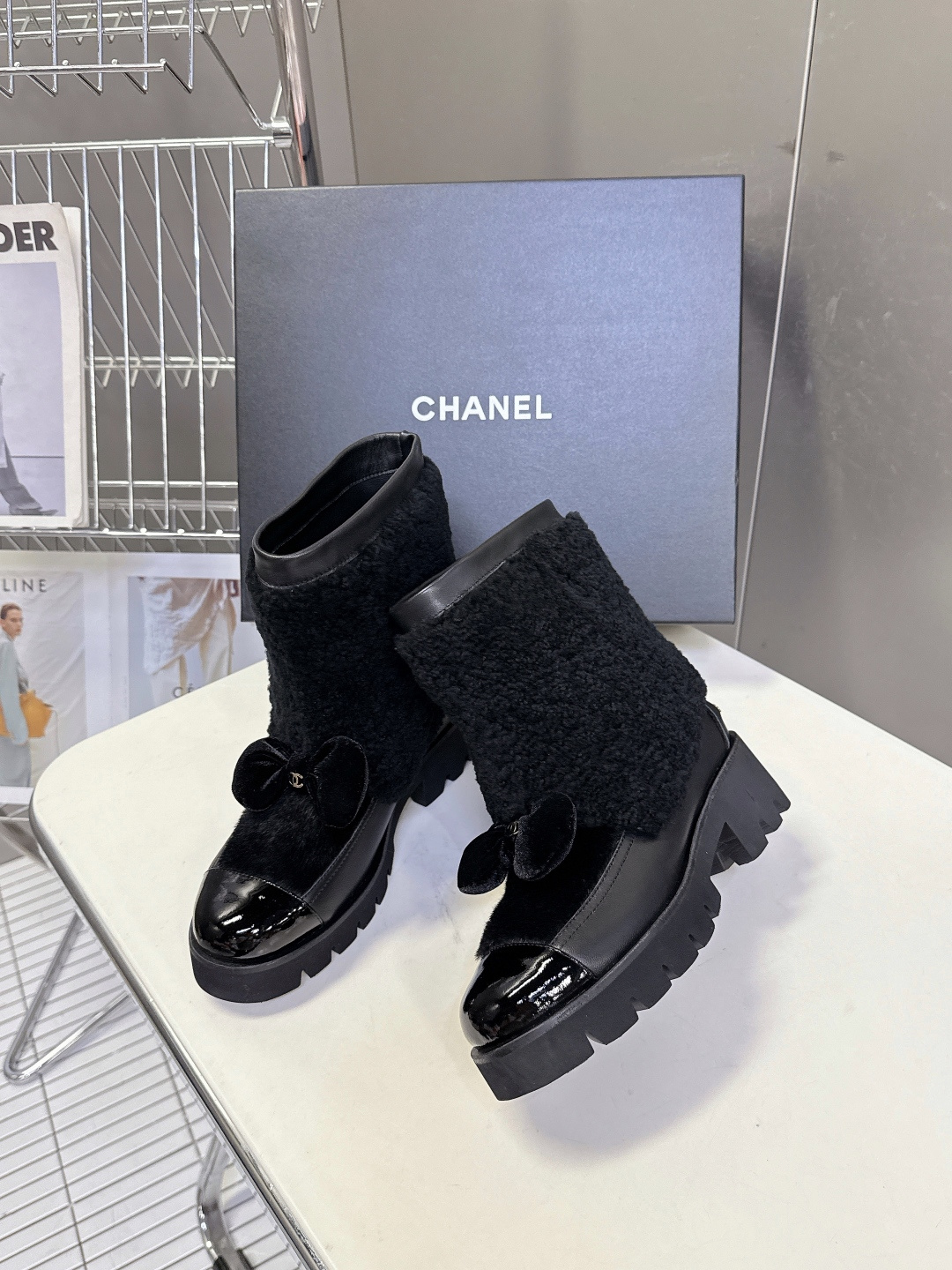 Chanel香奈儿25N滑雪系列蝴蝶结 羊羔毛短靴超多明星网红种草 可帅气可温柔的小香靴子 蝴蝶结也是它