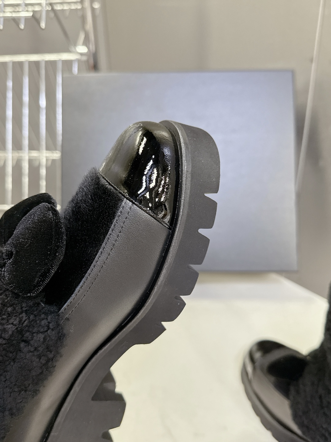 Chanel香奈儿25N滑雪系列蝴蝶结 羊羔毛短靴超多明星网红种草 可帅气可温柔的小香靴子 蝴蝶结也是它