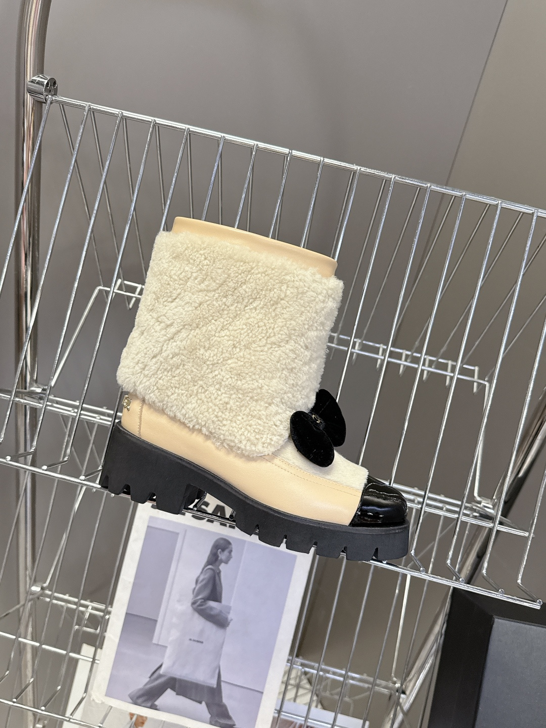 Chanel香奈儿25N滑雪系列蝴蝶结 羊羔毛短靴超多明星网红种草 可帅气可温柔的小香靴子 蝴蝶结也是它