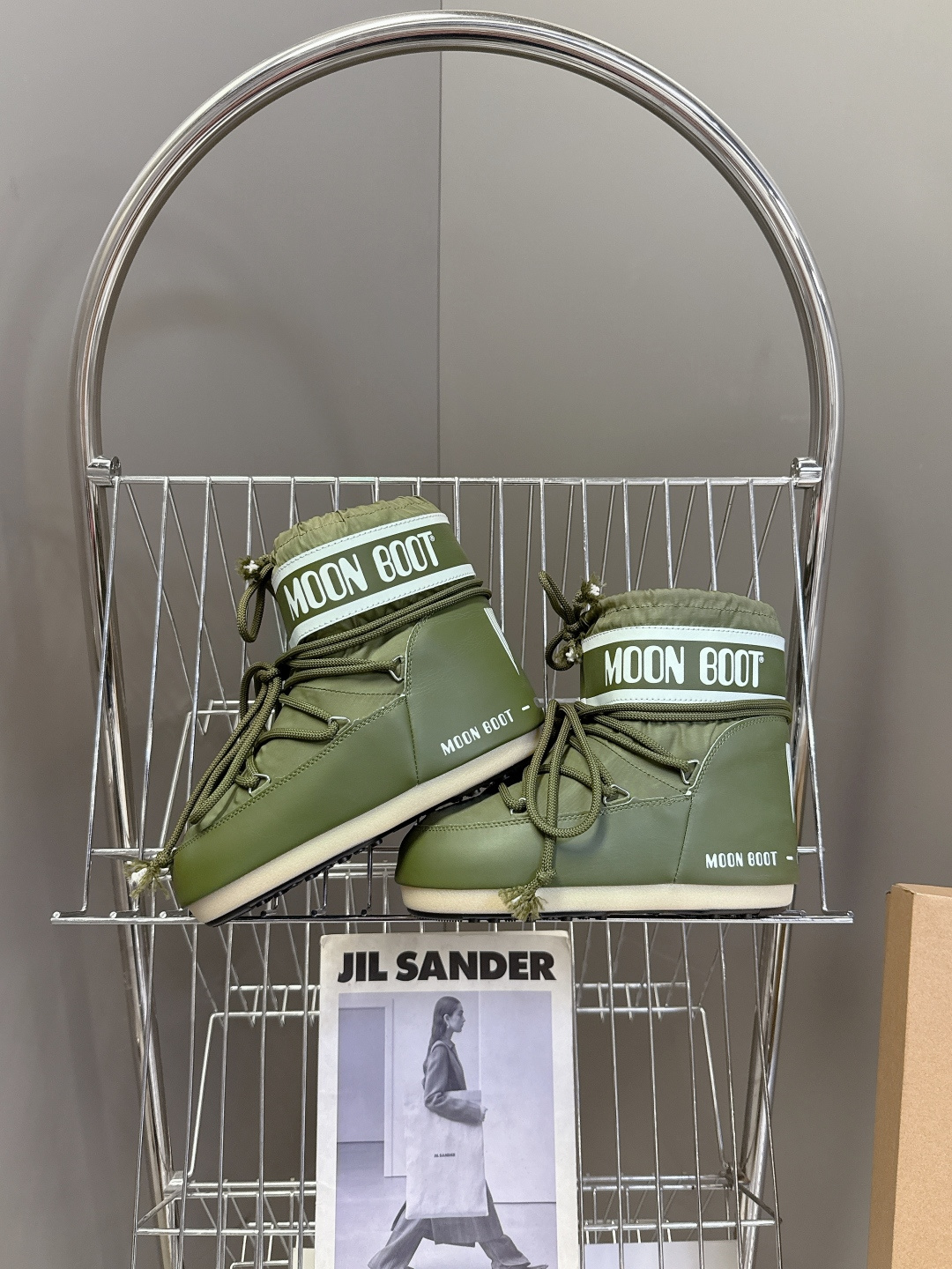 Moon Boot 秋冬最新款雪地靴 丑萌滑雪鞋超多明星网红种草 秋冬滑雪必备款 现在有一款更另类的雪地