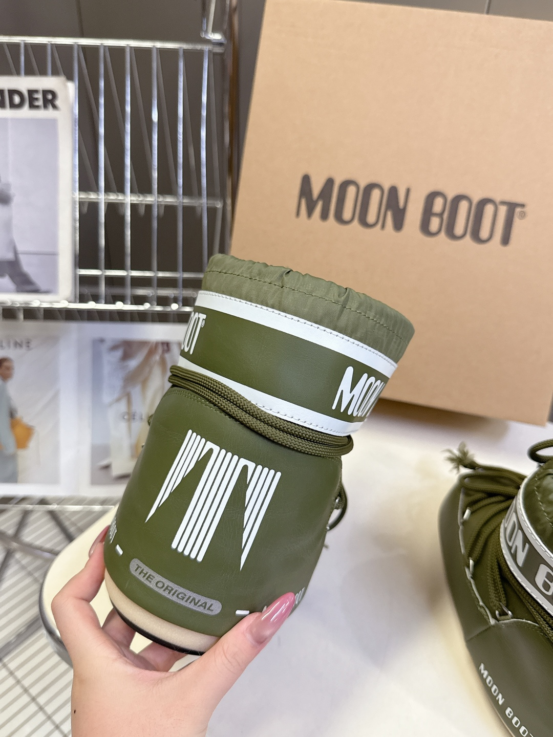 Moon Boot 秋冬最新款雪地靴 丑萌滑雪鞋超多明星网红种草 秋冬滑雪必备款 现在有一款更另类的雪地