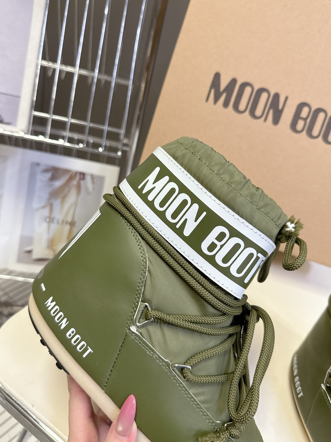 Moon Boot 秋冬最新款雪地靴 丑萌滑雪鞋超多明星网红种草 秋冬滑雪必备款 现在有一款更另类的雪地