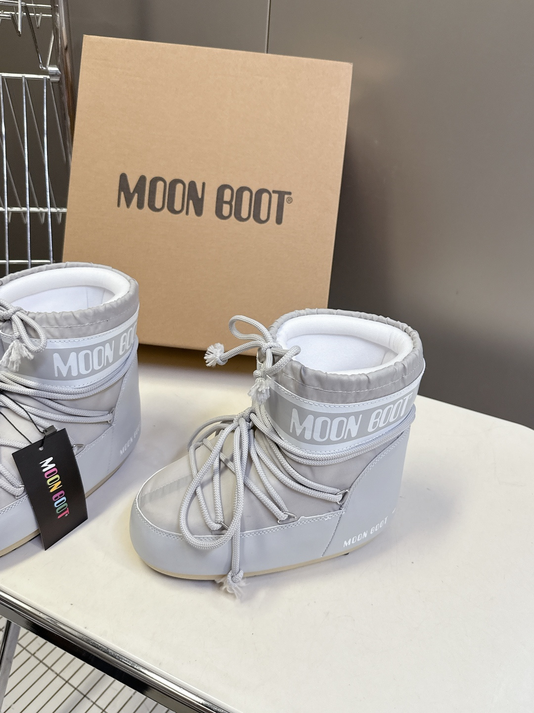 Moon Boot 秋冬最新款雪地靴 丑萌滑雪鞋超多明星网红种草 秋冬滑雪必备款 现在有一款更另类的雪地