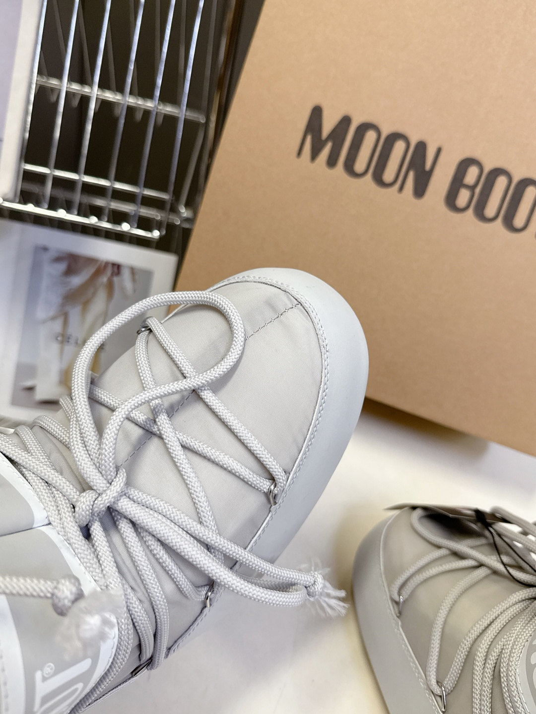 Moon Boot 秋冬最新款雪地靴 丑萌滑雪鞋超多明星网红种草 秋冬滑雪必备款 现在有一款更另类的雪地