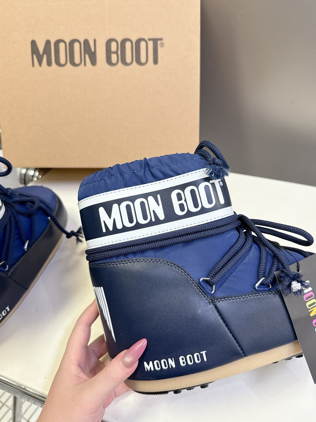 Moon Boot 秋冬最新款雪地靴 丑萌滑雪鞋超多明星网红种草 秋冬滑雪必备款 现在有一款更另类的雪地