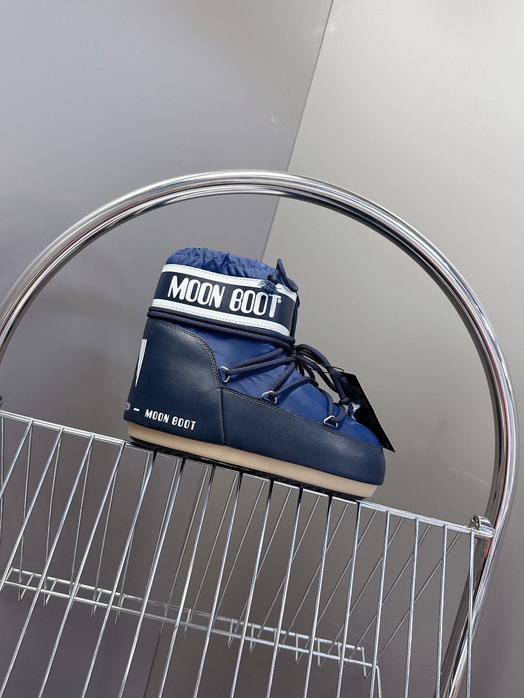 Moon Boot 秋冬最新款雪地靴 丑萌滑雪鞋超多明星网红种草 秋冬滑雪必备款 现在有一款更另类的雪地