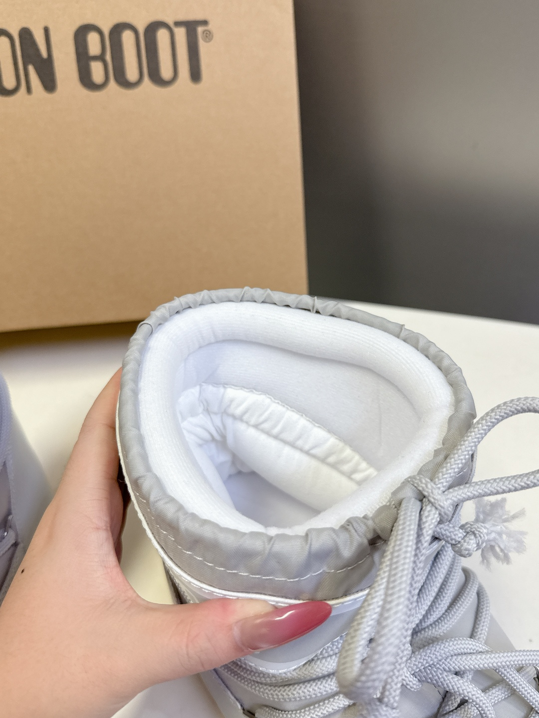 Moon Boot 秋冬最新款雪地靴 丑萌滑雪鞋超多明星网红种草 秋冬滑雪必备款 现在有一款更另类的雪地