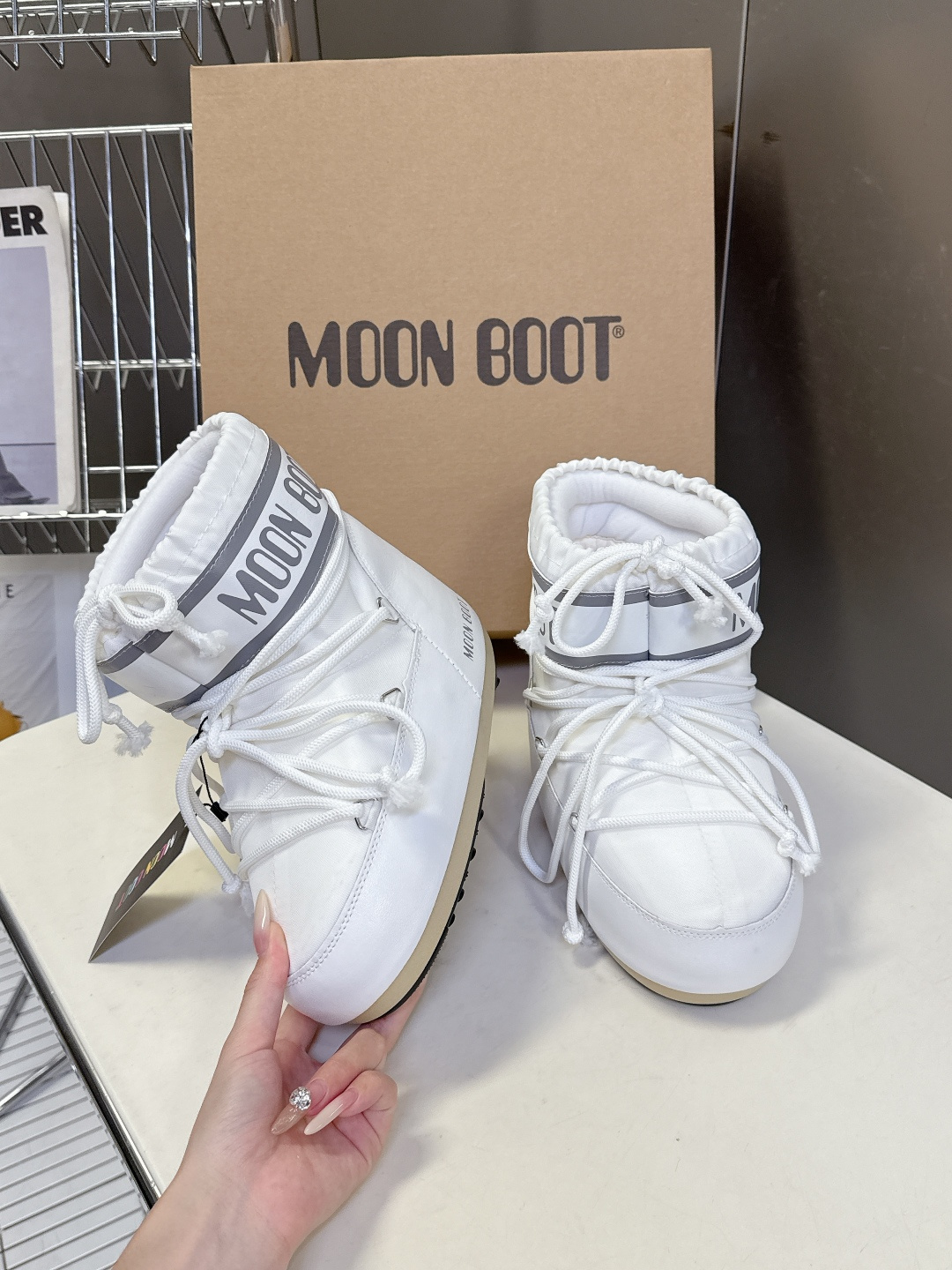 Moon Boot 秋冬最新款雪地靴 丑萌滑雪鞋超多明星网红种草 秋冬滑雪必备款 现在有一款更另类的雪地
