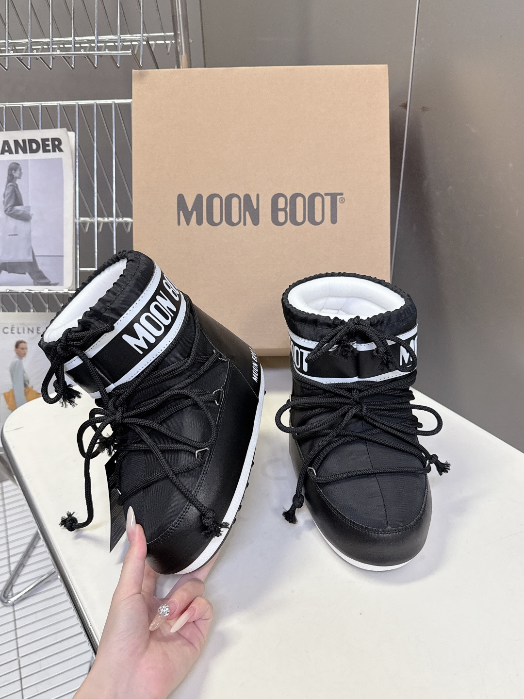 Moon Boot 秋冬最新款雪地靴 丑萌滑雪鞋超多明星网红种草 秋冬滑雪必备款 现在有一款更另类的雪地