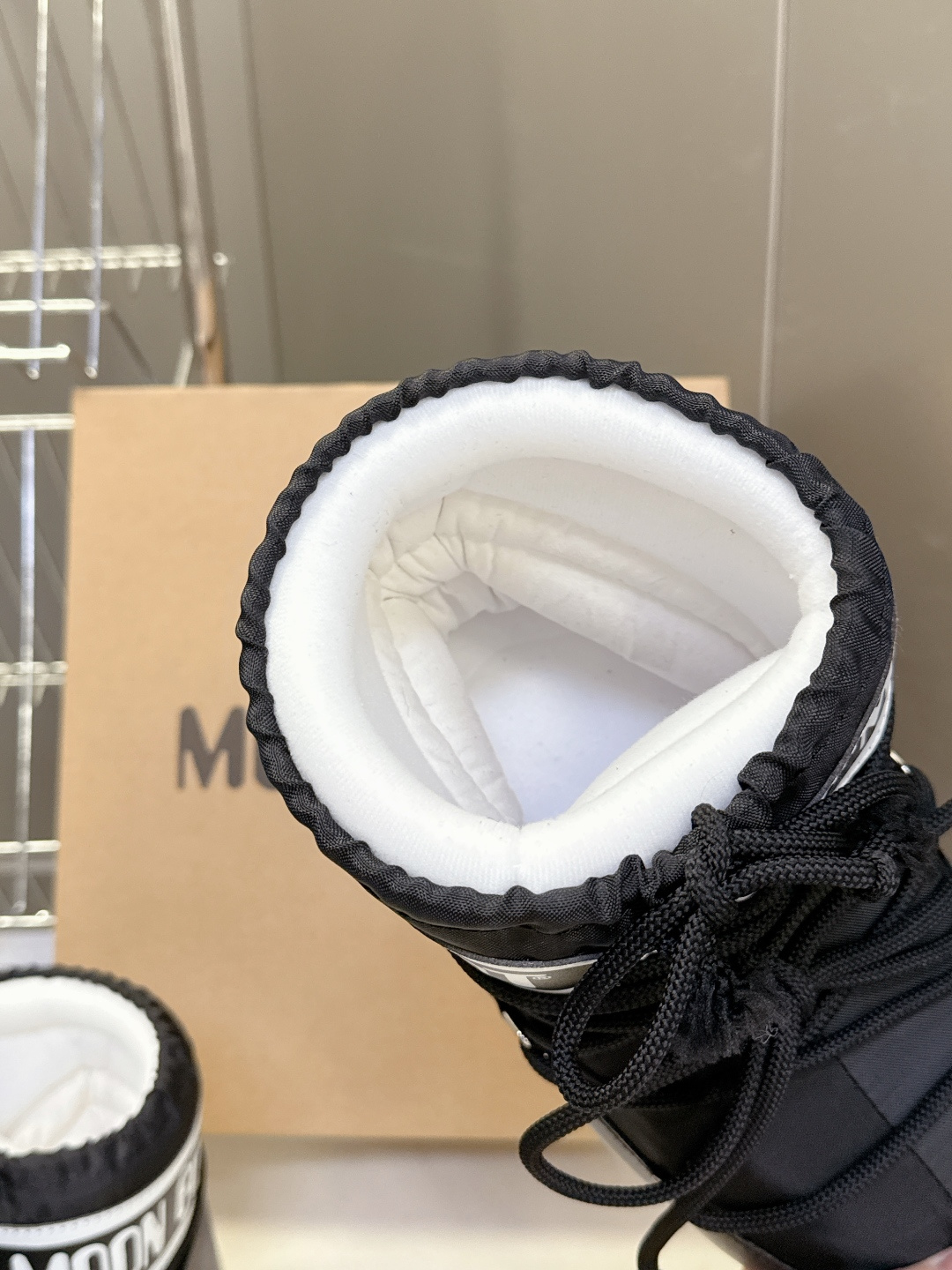 Moon Boot 秋冬最新款雪地靴 丑萌滑雪鞋超多明星网红种草 秋冬滑雪必备款 现在有一款更另类的雪地