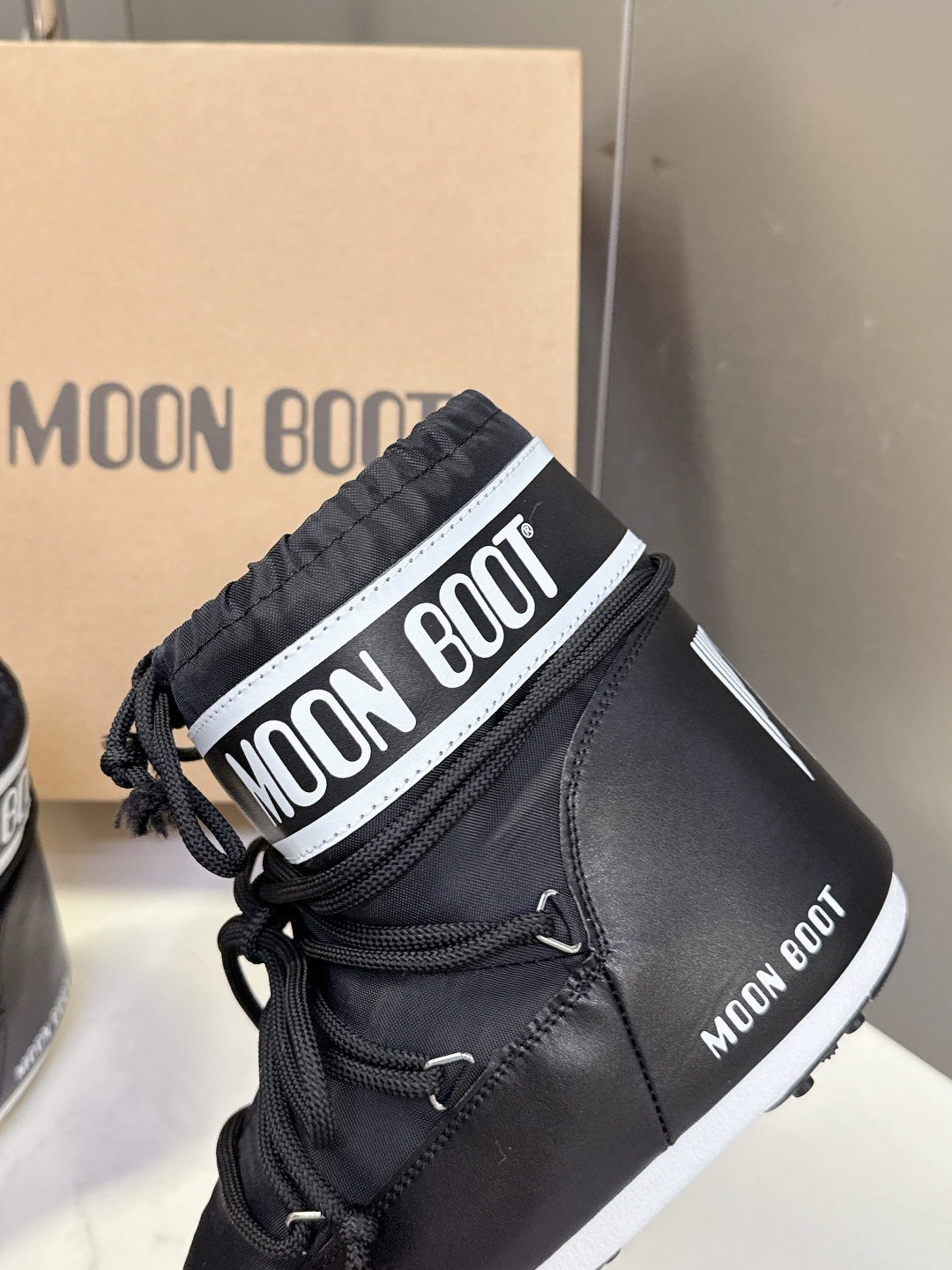 Moon Boot 秋冬最新款雪地靴 丑萌滑雪鞋超多明星网红种草 秋冬滑雪必备款 现在有一款更另类的雪地