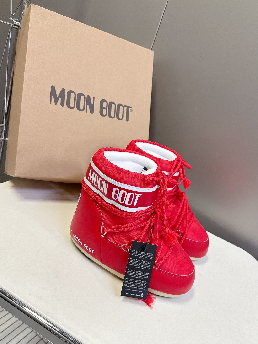 Moon Boot 秋冬最新款雪地靴 丑萌滑雪鞋超多明星网红种草 秋冬滑雪必备款 现在有一款更另类的雪地