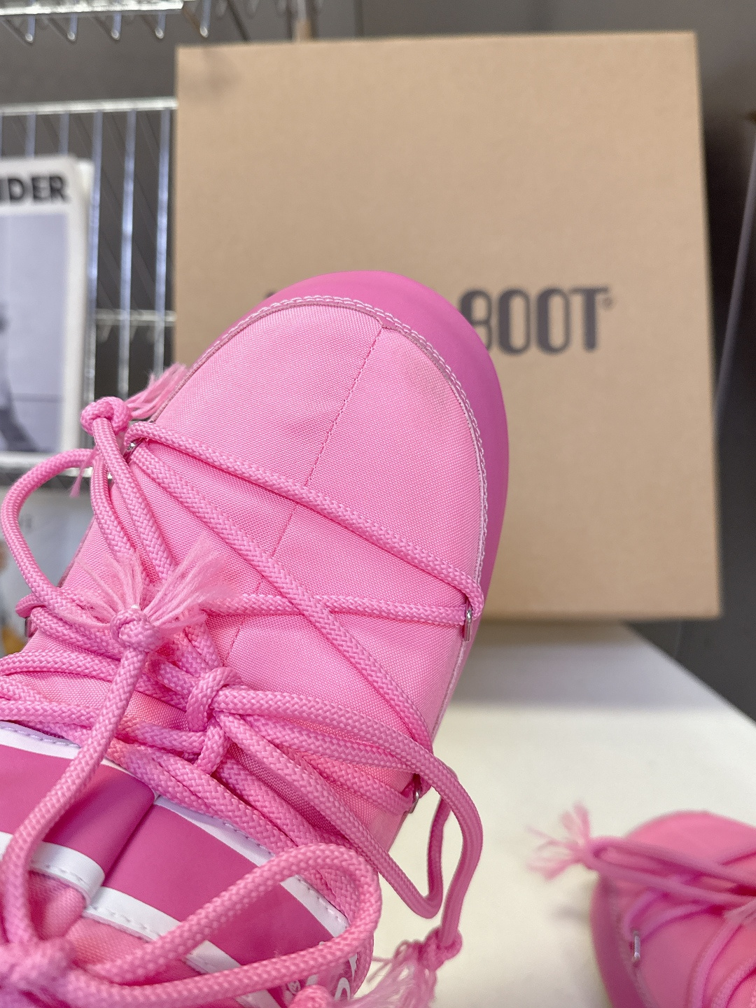 Moon Boot 秋冬最新款雪地靴 丑萌滑雪鞋超多明星网红种草 秋冬滑雪必备款 现在有一款更另类的雪地