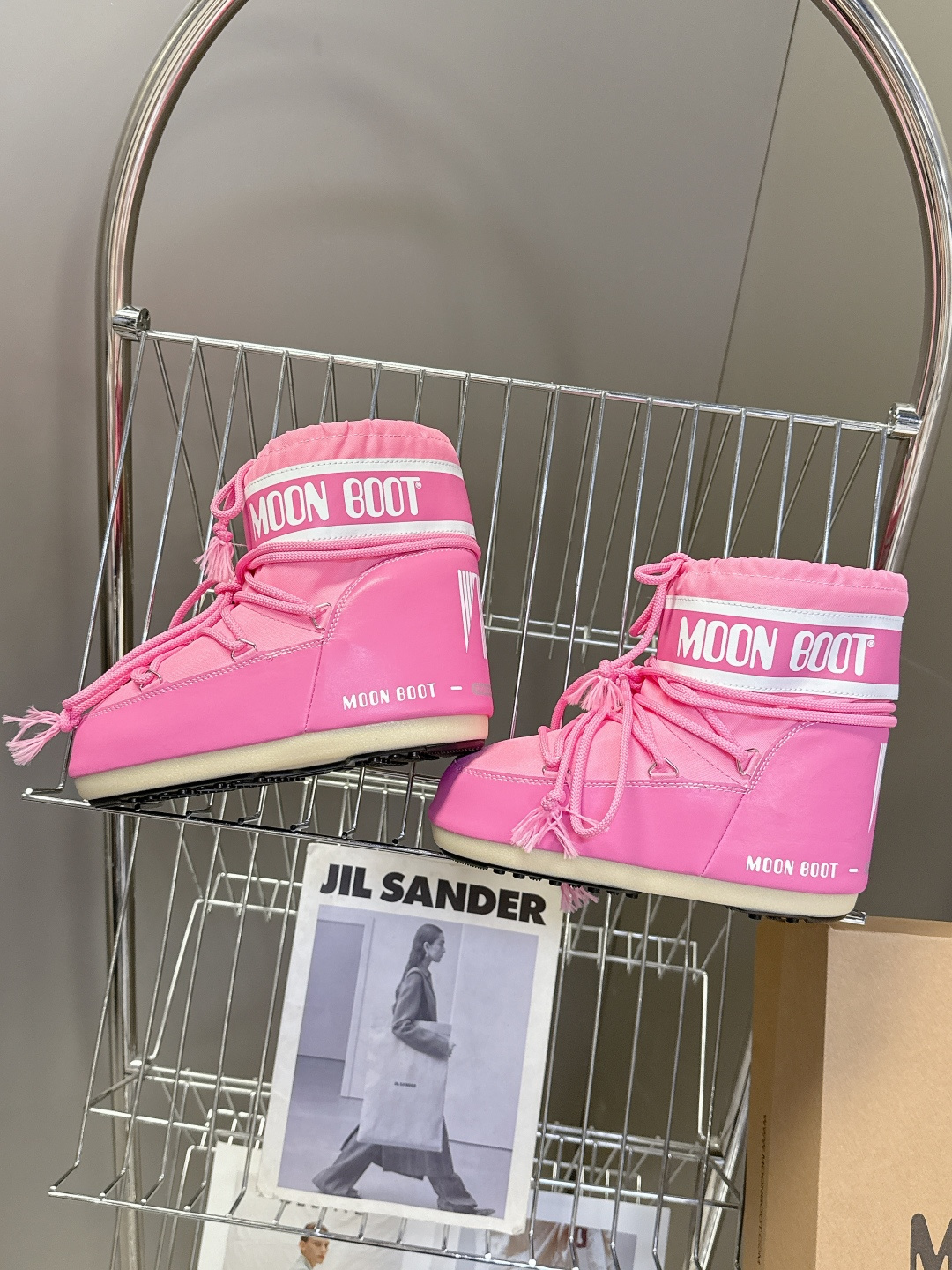 Moon Boot 秋冬最新款雪地靴 丑萌滑雪鞋超多明星网红种草 秋冬滑雪必备款 现在有一款更另类的雪地