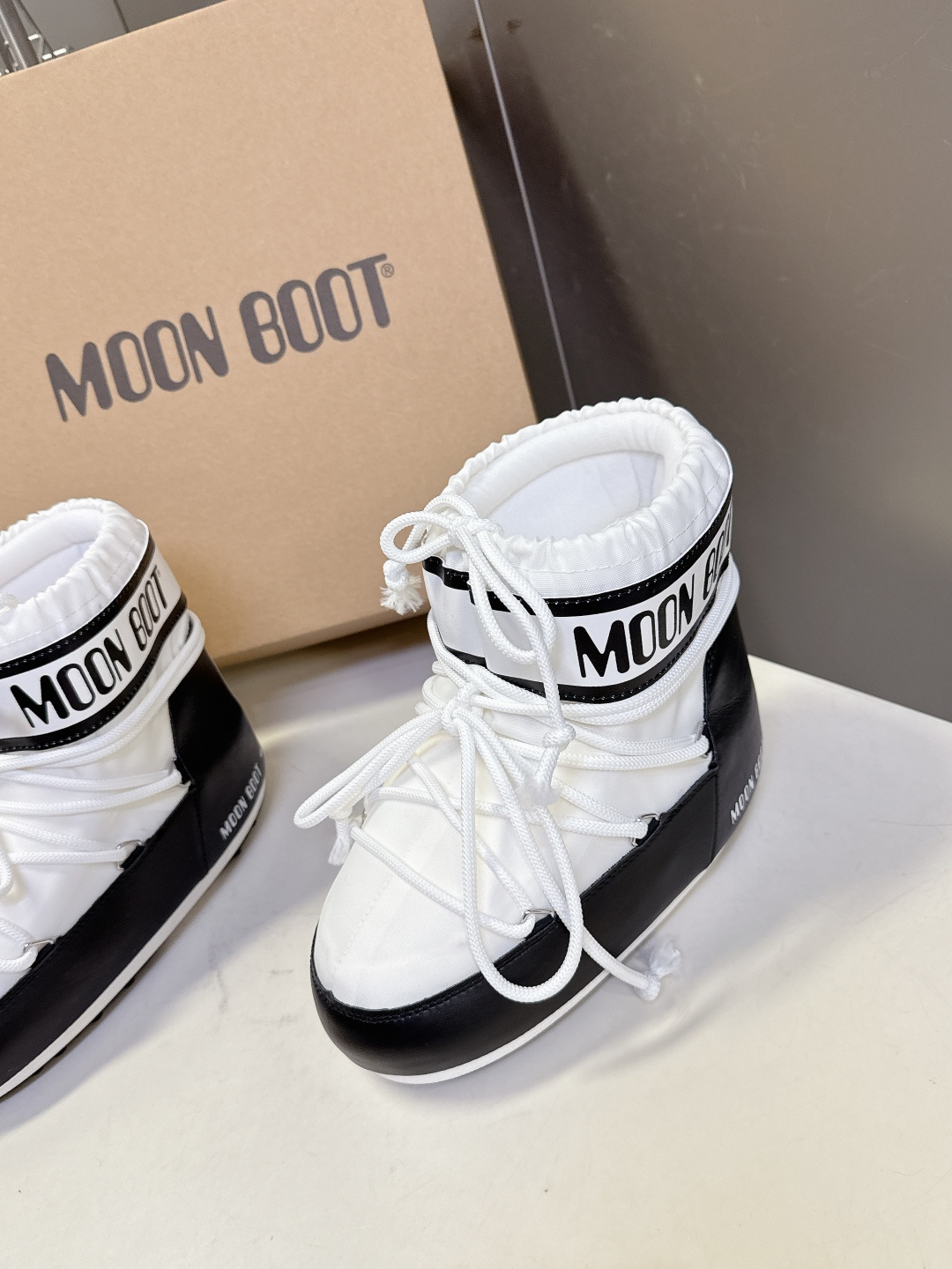 Moon Boot 秋冬最新款雪地靴 丑萌滑雪鞋超多明星网红种草 秋冬滑雪必备款 现在有一款更另类的雪地