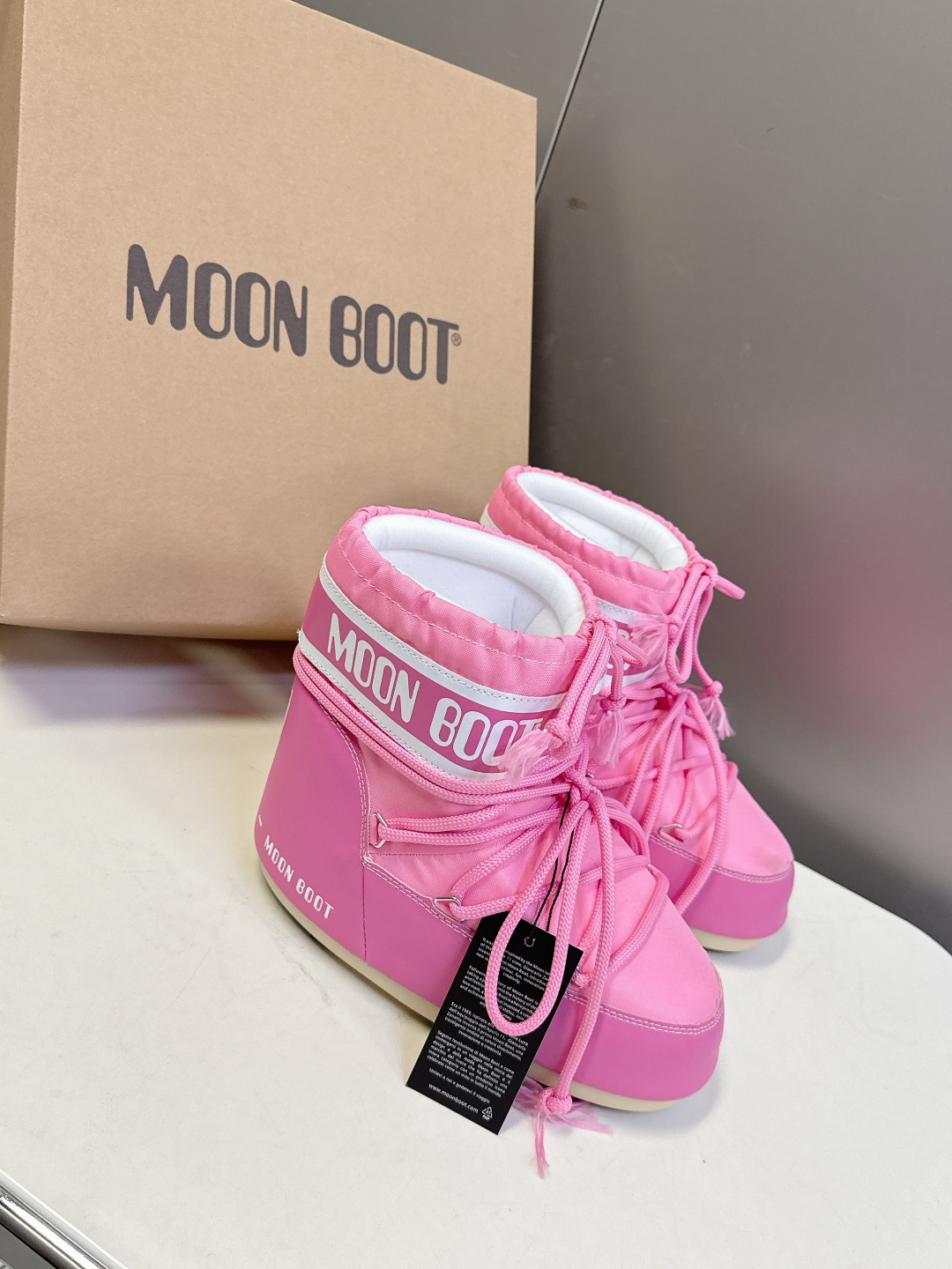 Moon Boot 秋冬最新款雪地靴 丑萌滑雪鞋超多明星网红种草 秋冬滑雪必备款 现在有一款更另类的雪地