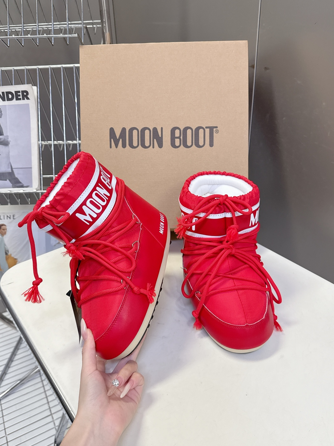 Moon Boot 秋冬最新款雪地靴 丑萌滑雪鞋超多明星网红种草 秋冬滑雪必备款 现在有一款更另类的雪地