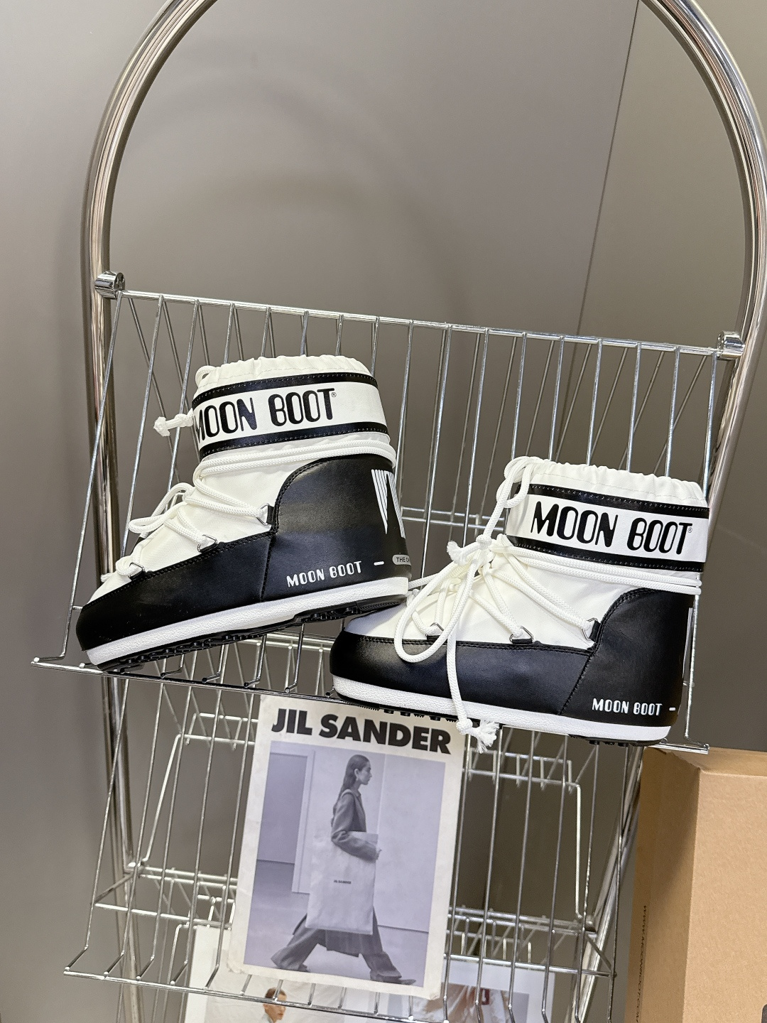 Moon Boot 秋冬最新款雪地靴 丑萌滑雪鞋超多明星网红种草 秋冬滑雪必备款 现在有一款更另类的雪地