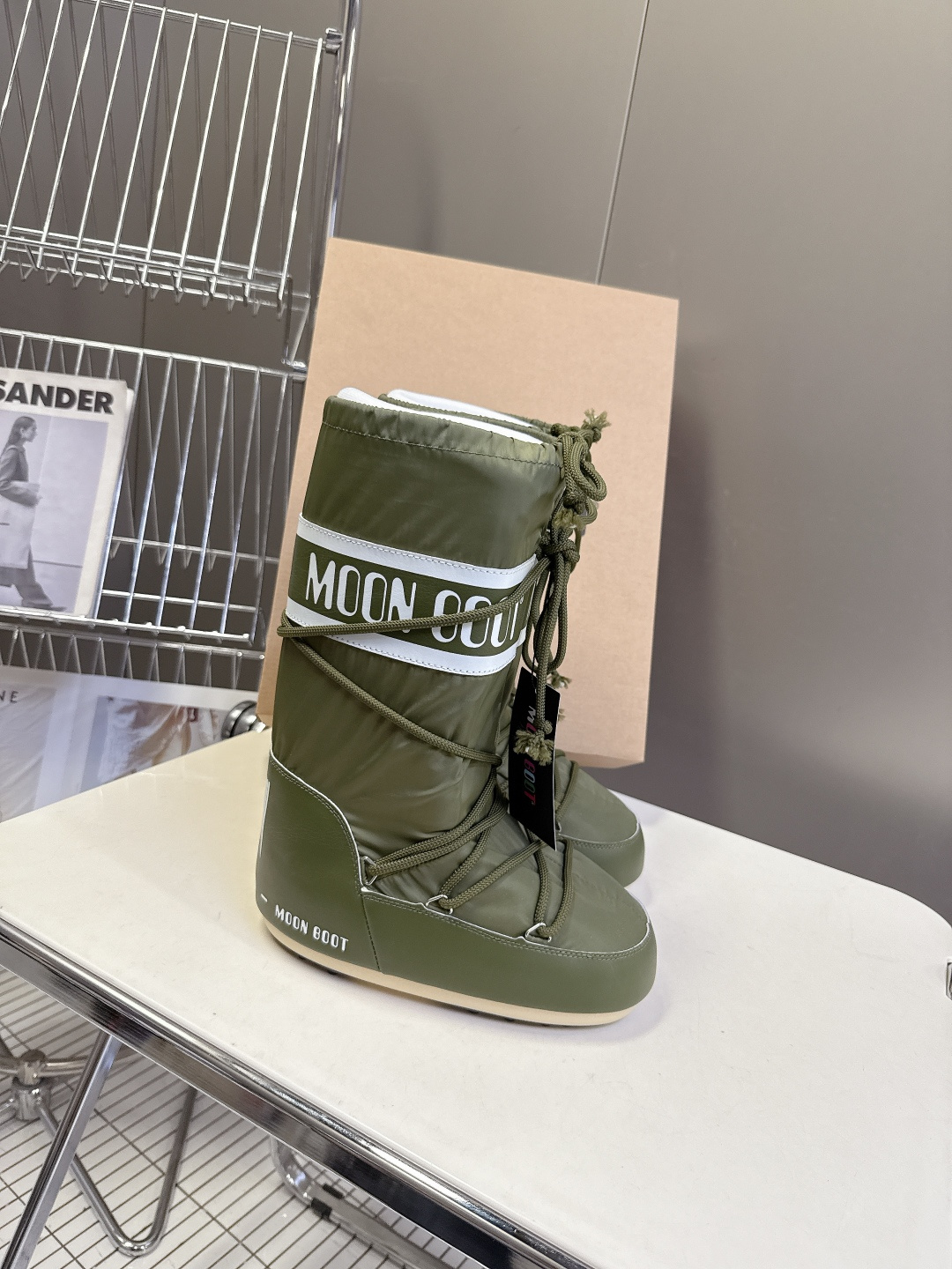 Moon Boot 秋冬最新款雪地靴 丑萌滑雪鞋超多明星网红种草 秋冬滑雪必备款 现在有一款更另类的雪地