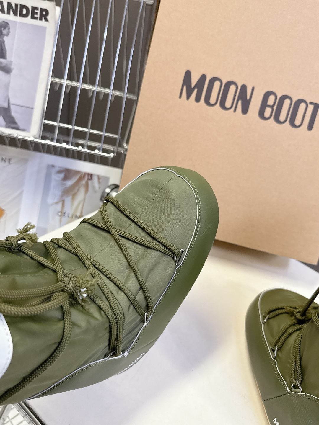 Moon Boot 秋冬最新款雪地靴 丑萌滑雪鞋超多明星网红种草 秋冬滑雪必备款 现在有一款更另类的雪地