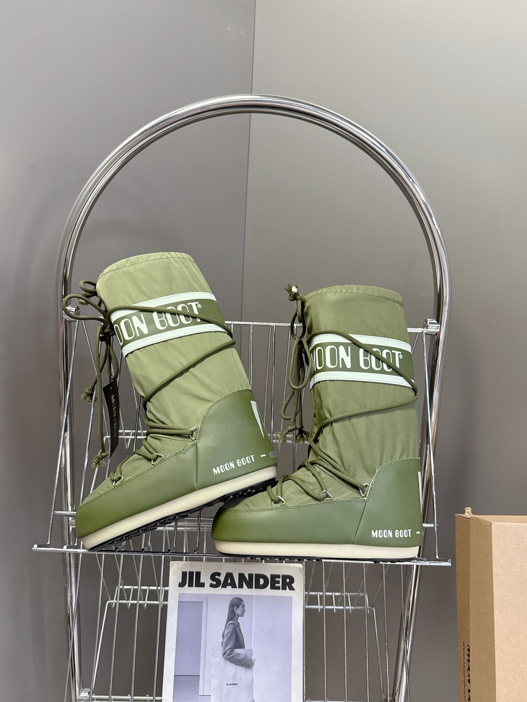 Moon Boot 秋冬最新款雪地靴 丑萌滑雪鞋超多明星网红种草 秋冬滑雪必备款 现在有一款更另类的雪地