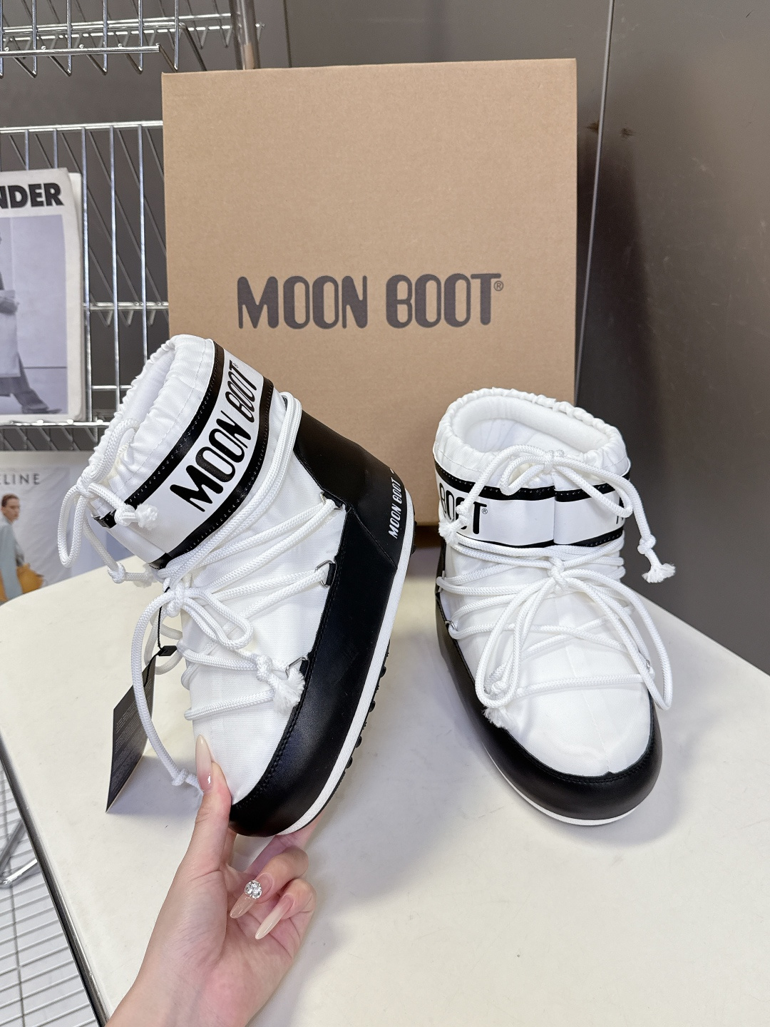 Moon Boot 秋冬最新款雪地靴 丑萌滑雪鞋超多明星网红种草 秋冬滑雪必备款 现在有一款更另类的雪地