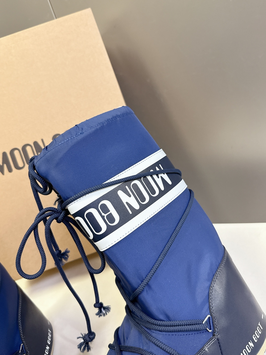 Moon Boot 秋冬最新款雪地靴 丑萌滑雪鞋超多明星网红种草 秋冬滑雪必备款 现在有一款更另类的雪地