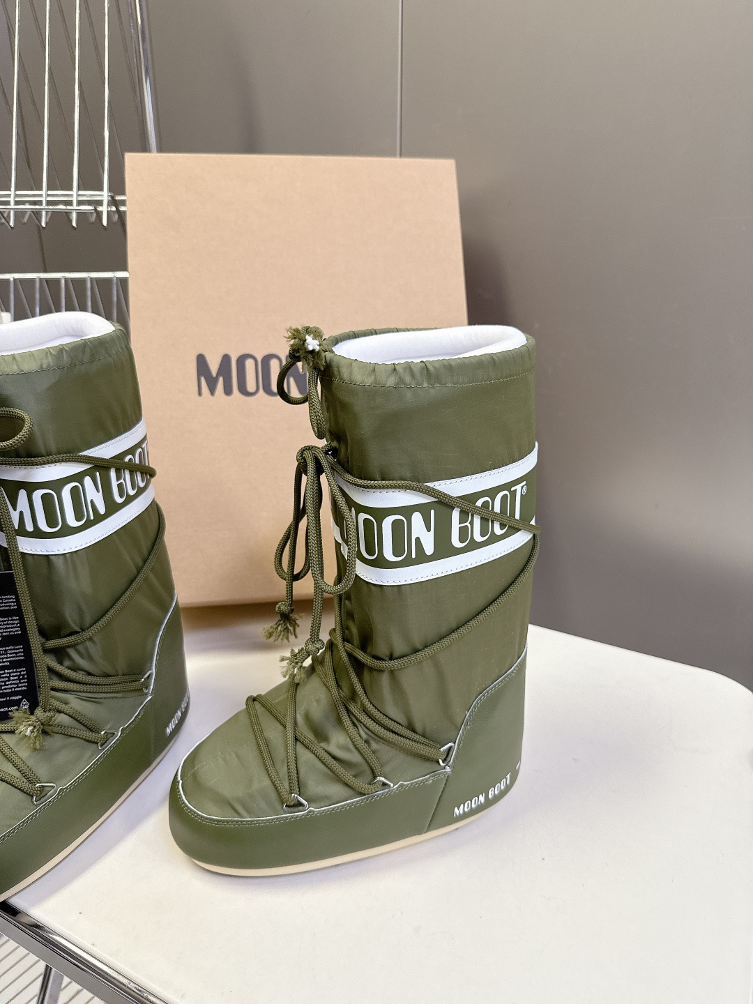 Moon Boot 秋冬最新款雪地靴 丑萌滑雪鞋超多明星网红种草 秋冬滑雪必备款 现在有一款更另类的雪地