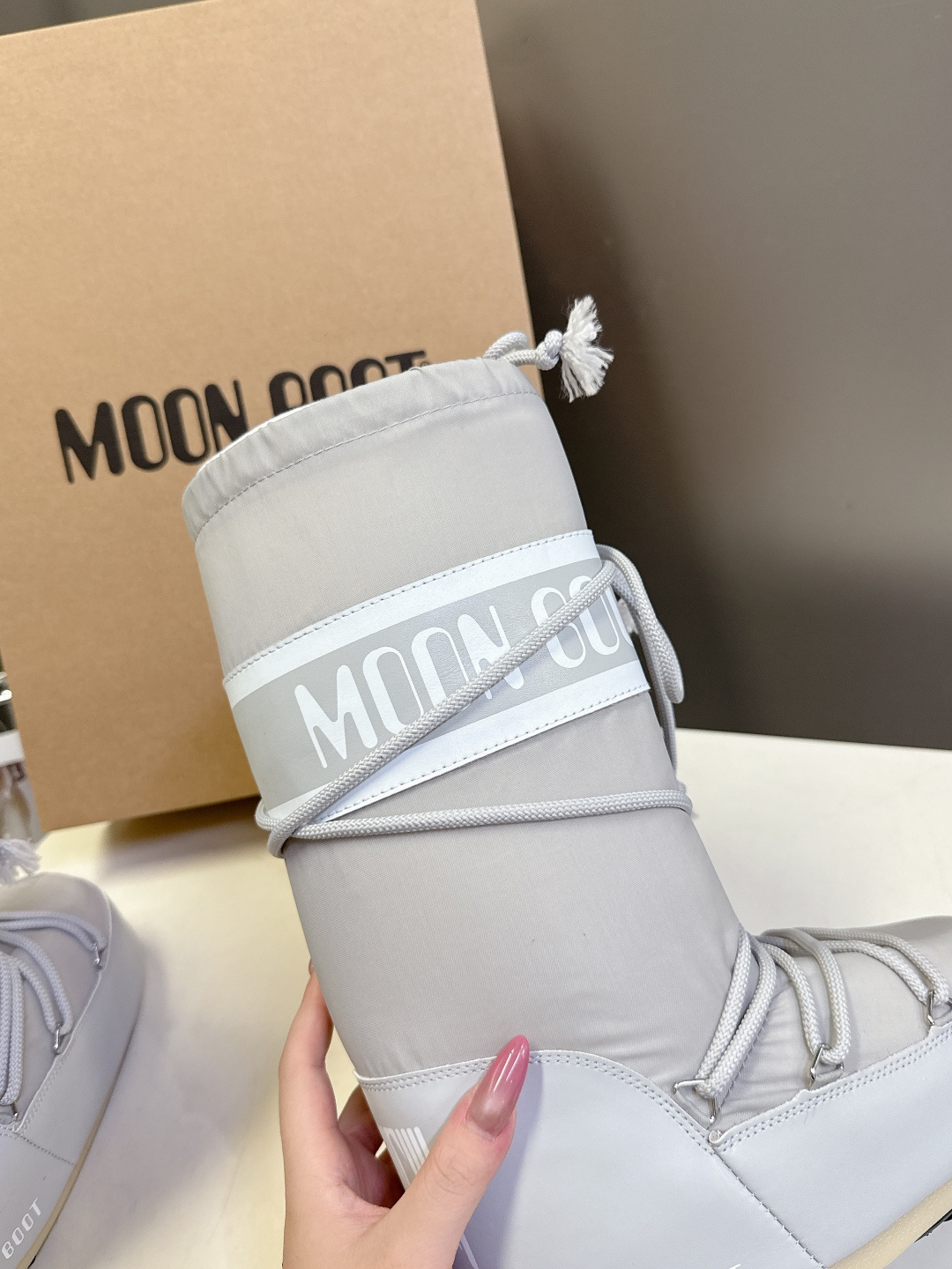 Moon Boot 秋冬最新款雪地靴 丑萌滑雪鞋超多明星网红种草 秋冬滑雪必备款 现在有一款更另类的雪地