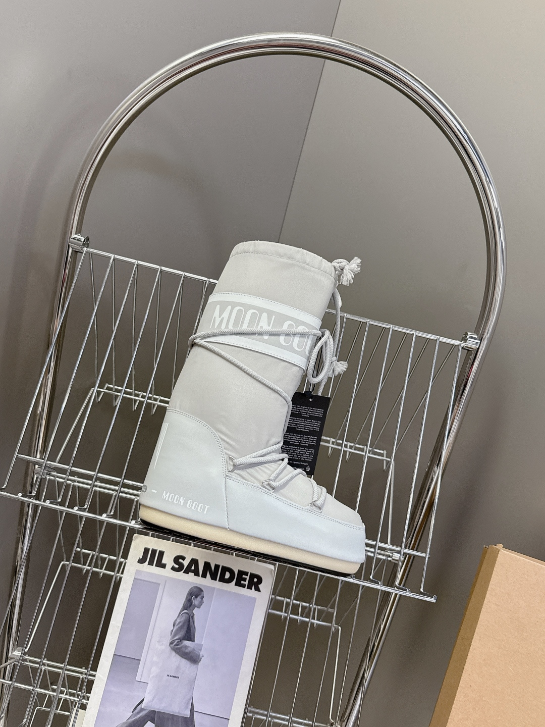 Moon Boot 秋冬最新款雪地靴 丑萌滑雪鞋超多明星网红种草 秋冬滑雪必备款 现在有一款更另类的雪地