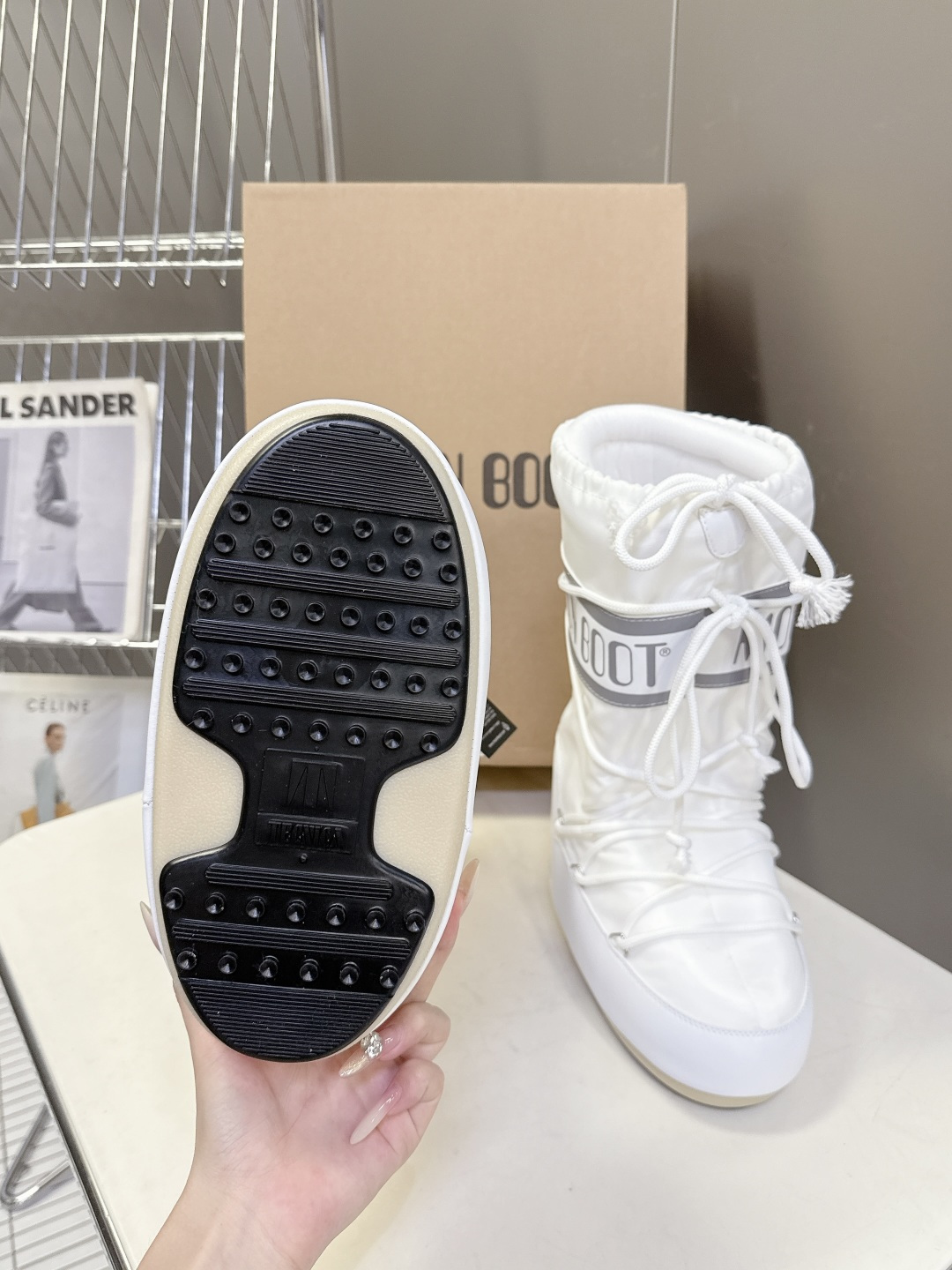 Moon Boot 秋冬最新款雪地靴 丑萌滑雪鞋超多明星网红种草 秋冬滑雪必备款 现在有一款更另类的雪地