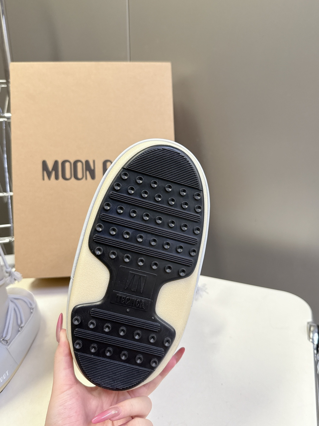 Moon Boot 秋冬最新款雪地靴 丑萌滑雪鞋超多明星网红种草 秋冬滑雪必备款 现在有一款更另类的雪地