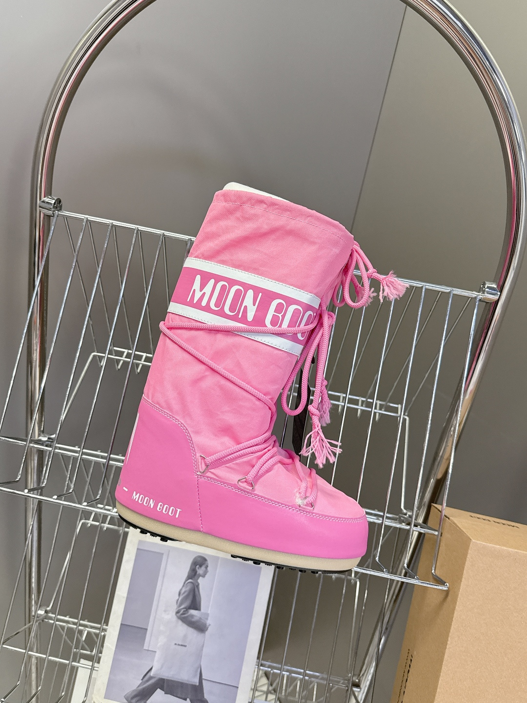 Moon Boot 秋冬最新款雪地靴 丑萌滑雪鞋超多明星网红种草 秋冬滑雪必备款 现在有一款更另类的雪地