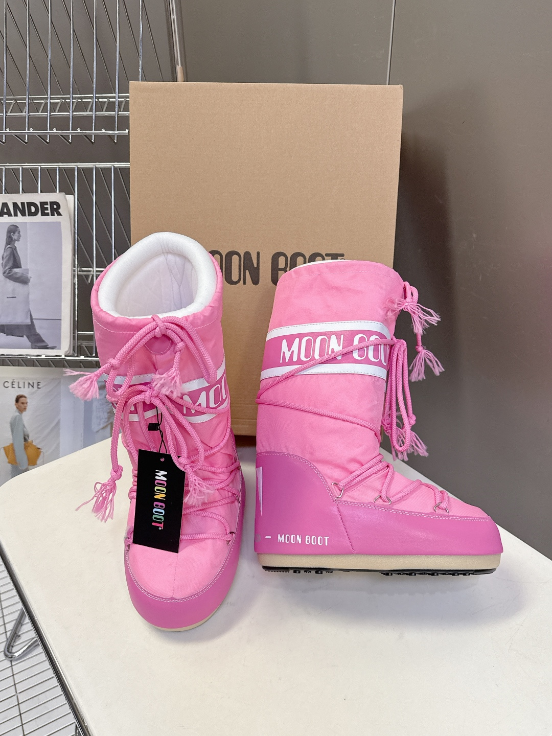 Moon Boot 秋冬最新款雪地靴 丑萌滑雪鞋超多明星网红种草 秋冬滑雪必备款 现在有一款更另类的雪地