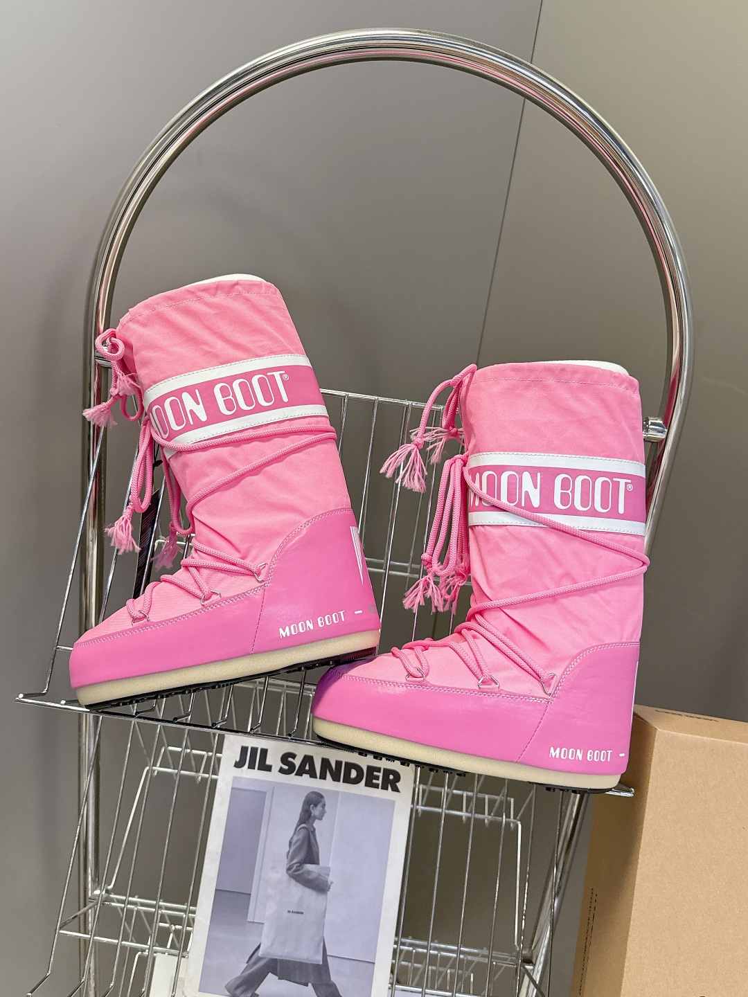 Moon Boot 秋冬最新款雪地靴 丑萌滑雪鞋超多明星网红种草 秋冬滑雪必备款 现在有一款更另类的雪地