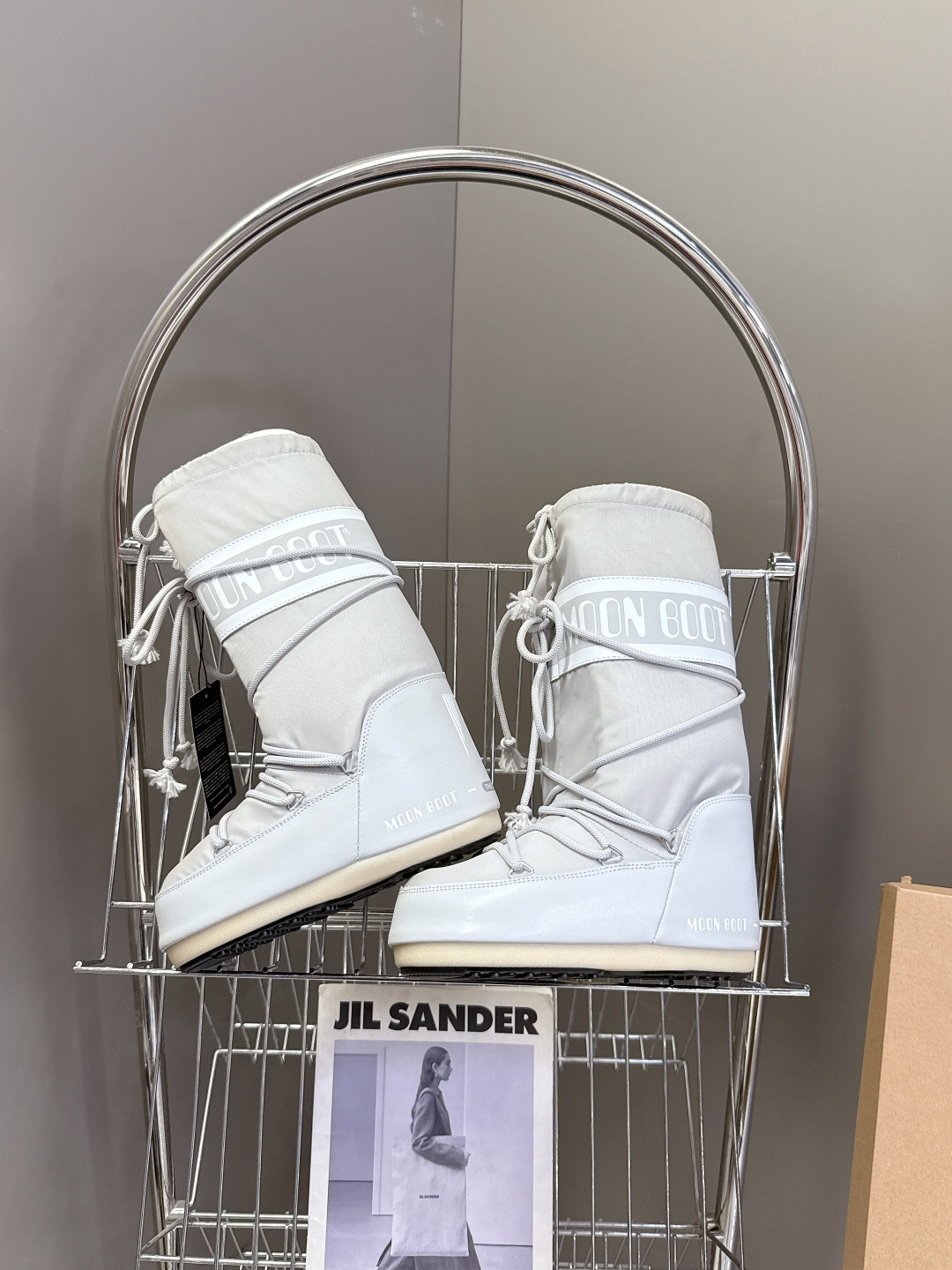 Moon Boot 秋冬最新款雪地靴 丑萌滑雪鞋超多明星网红种草 秋冬滑雪必备款 现在有一款更另类的雪地