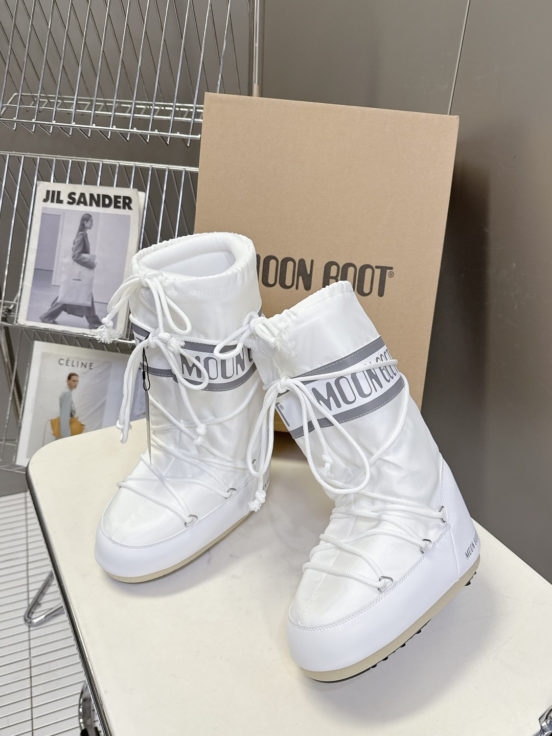 Moon Boot 秋冬最新款雪地靴 丑萌滑雪鞋超多明星网红种草 秋冬滑雪必备款 现在有一款更另类的雪地