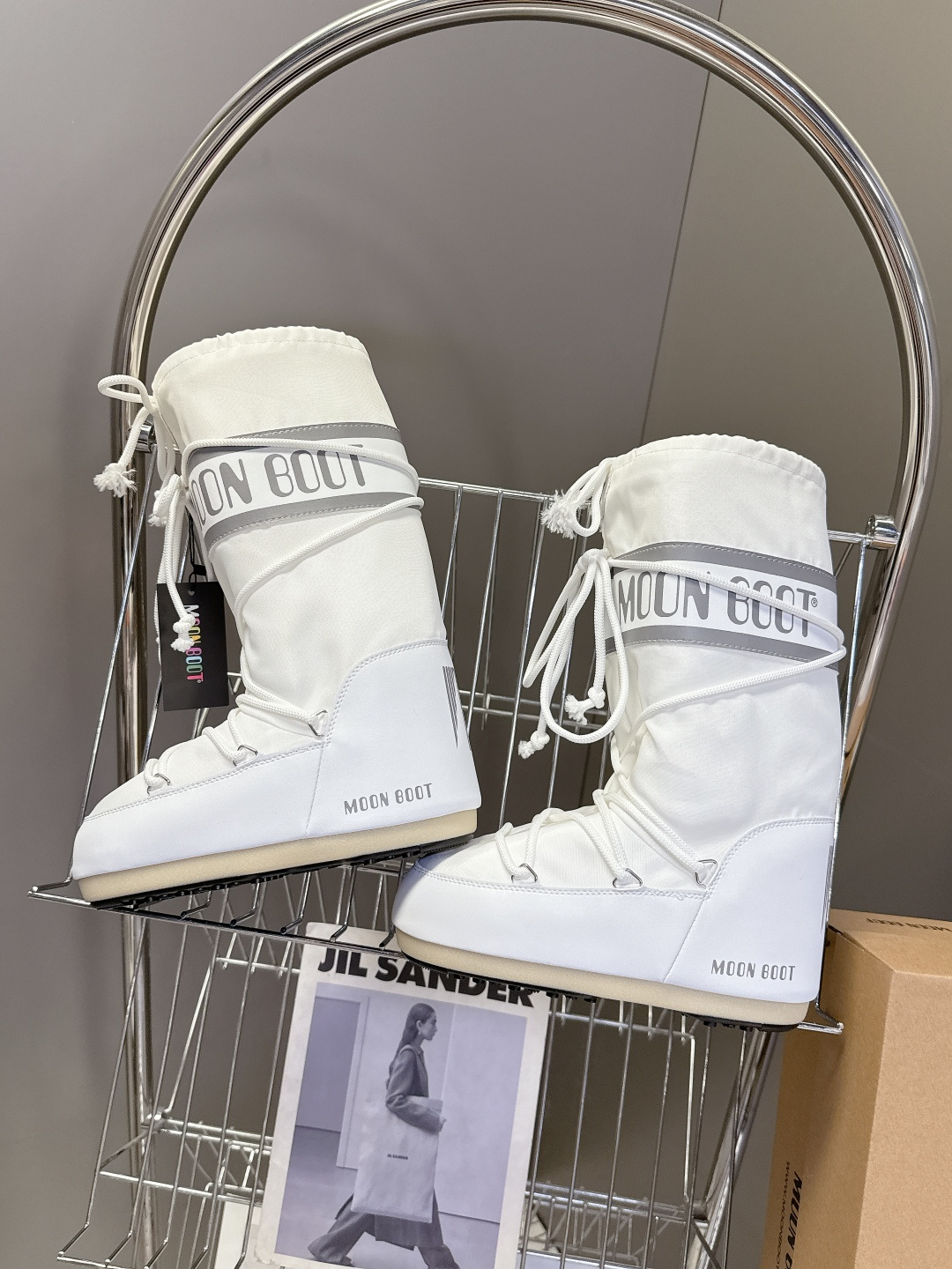 Moon Boot 秋冬最新款雪地靴 丑萌滑雪鞋超多明星网红种草 秋冬滑雪必备款 现在有一款更另类的雪地