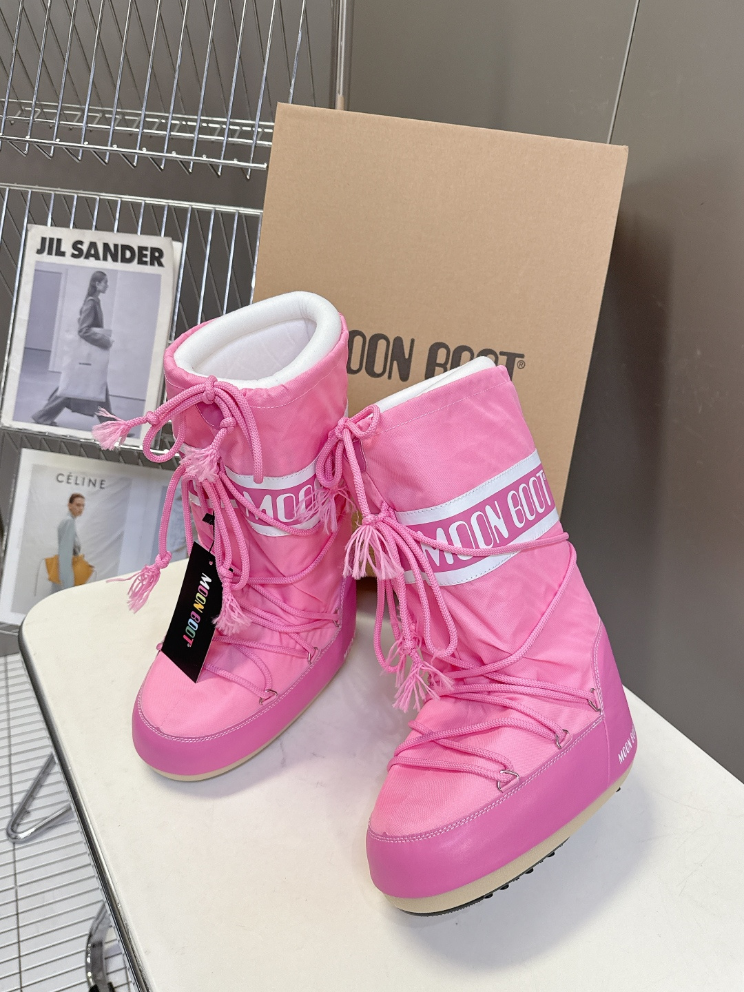 Moon Boot 秋冬最新款雪地靴 丑萌滑雪鞋超多明星网红种草 秋冬滑雪必备款 现在有一款更另类的雪地